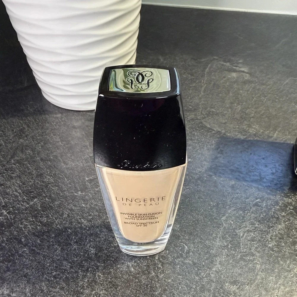 NEW Guerlain Lingerie De‎ Peau Invisible Skin Fusion Foundation 12 Rose Clair